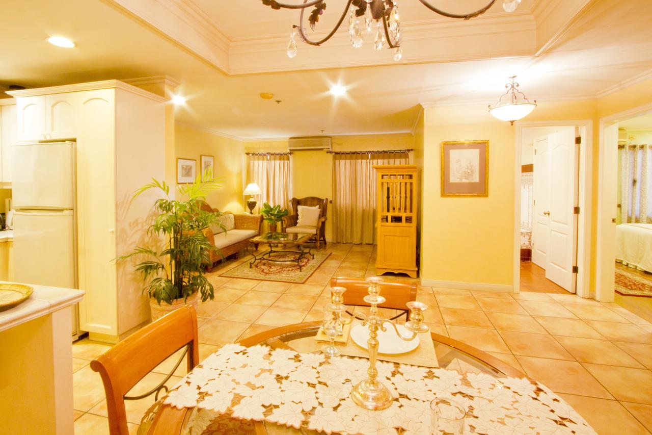 Sophia Suites Residence Hotel Cebu Stadt Exterior foto