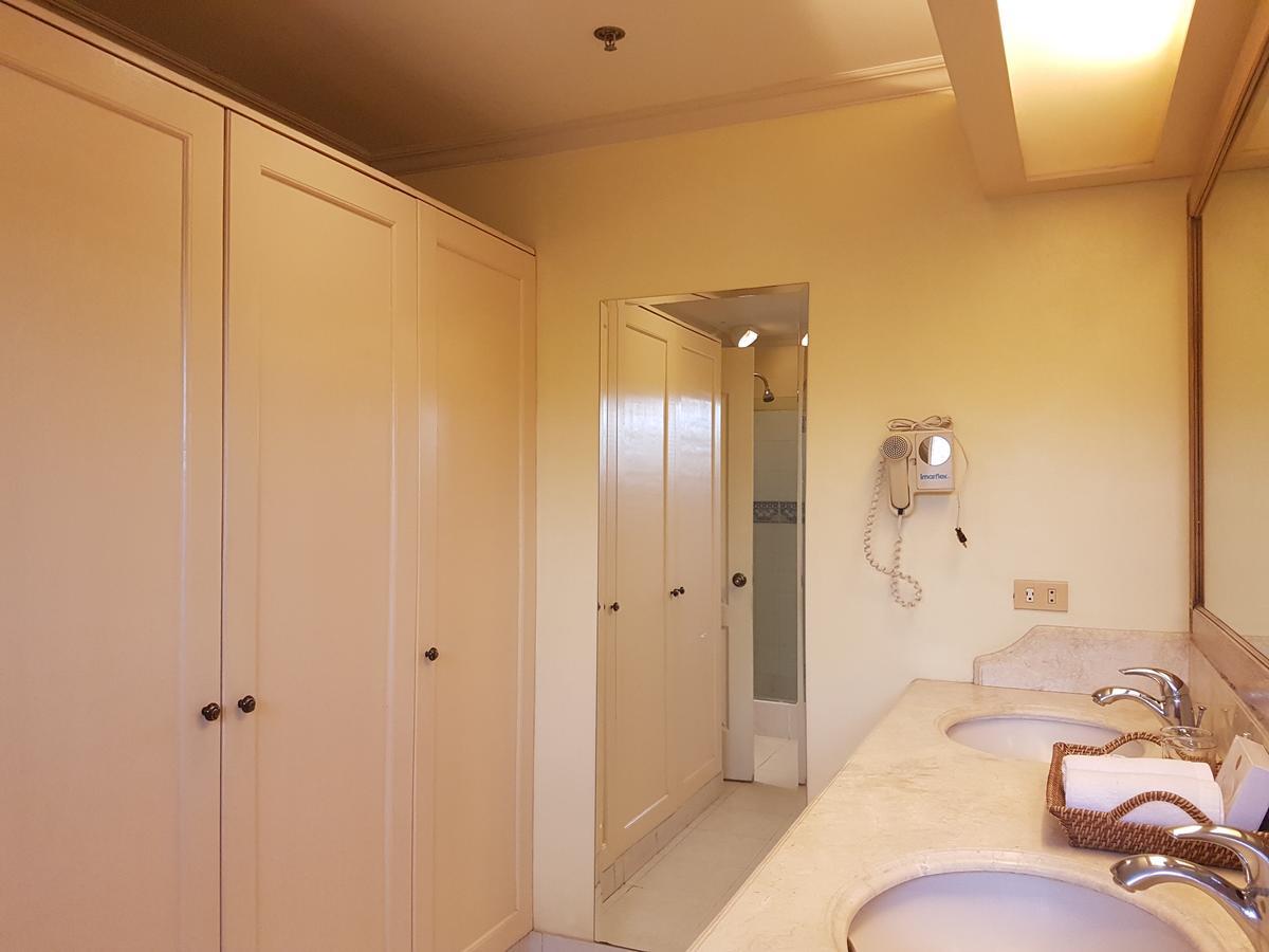 Sophia Suites Residence Hotel Cebu Stadt Exterior foto