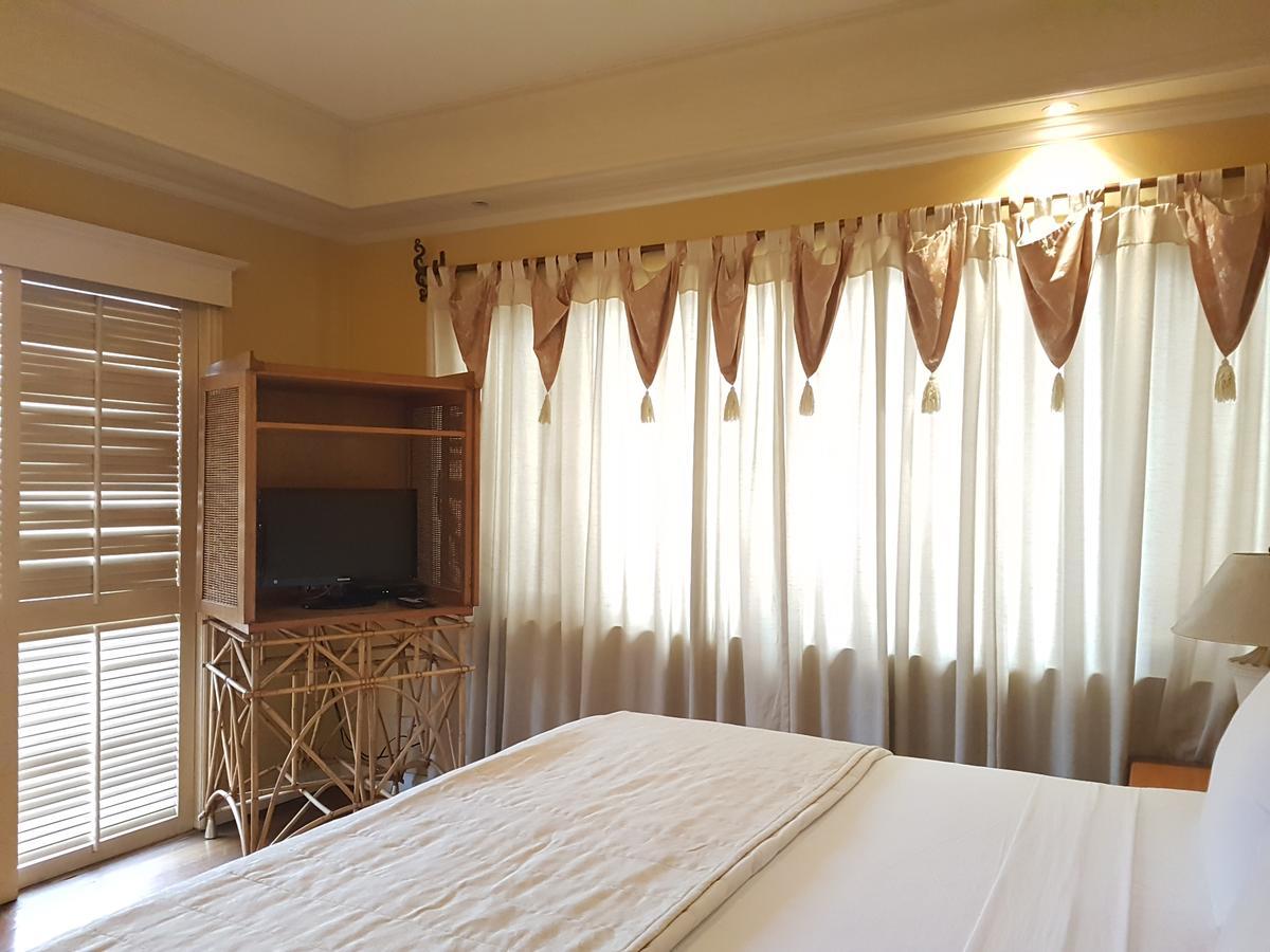 Sophia Suites Residence Hotel Cebu Stadt Exterior foto