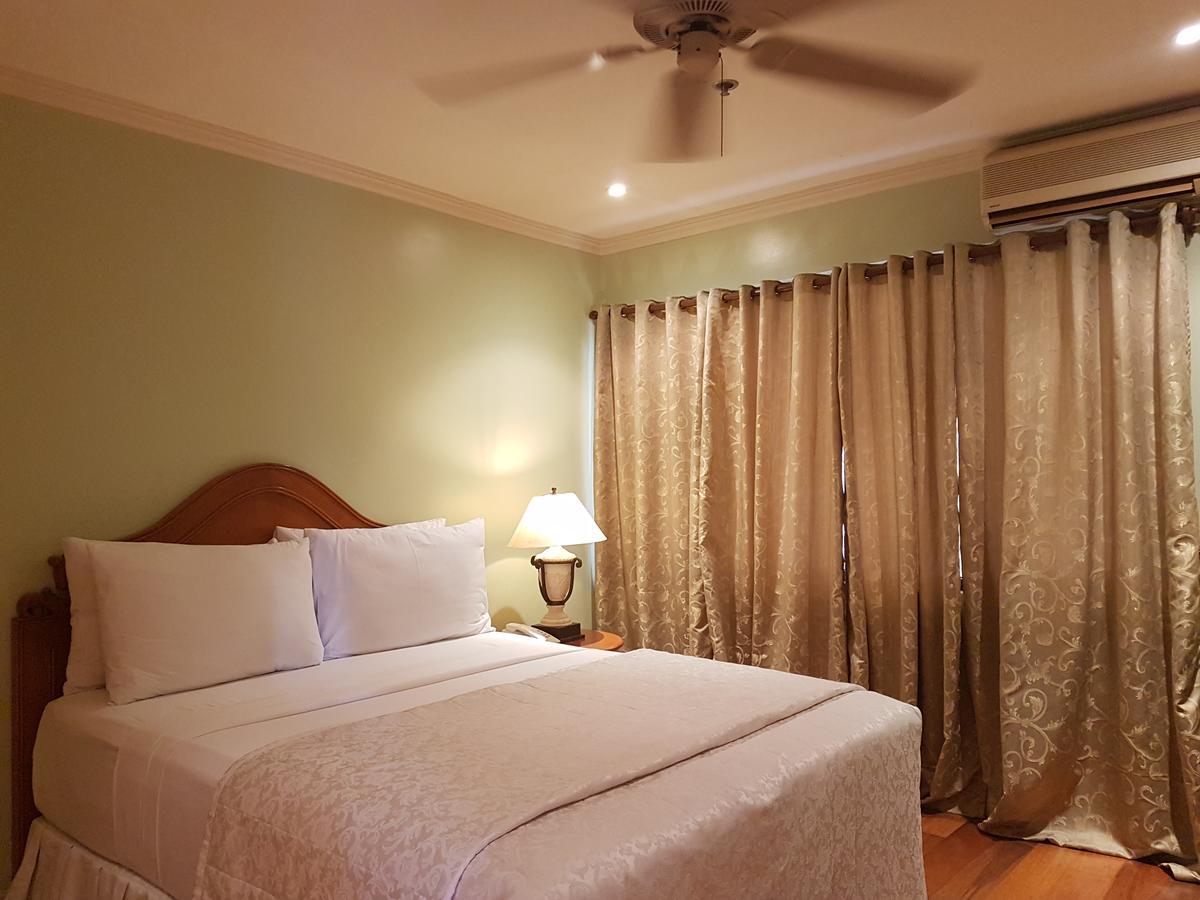 Sophia Suites Residence Hotel Cebu Stadt Exterior foto